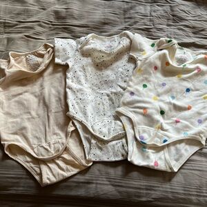 Bundle of 3 Simply Magnetic Me Bodysuits onesies organic cotton gender neutral